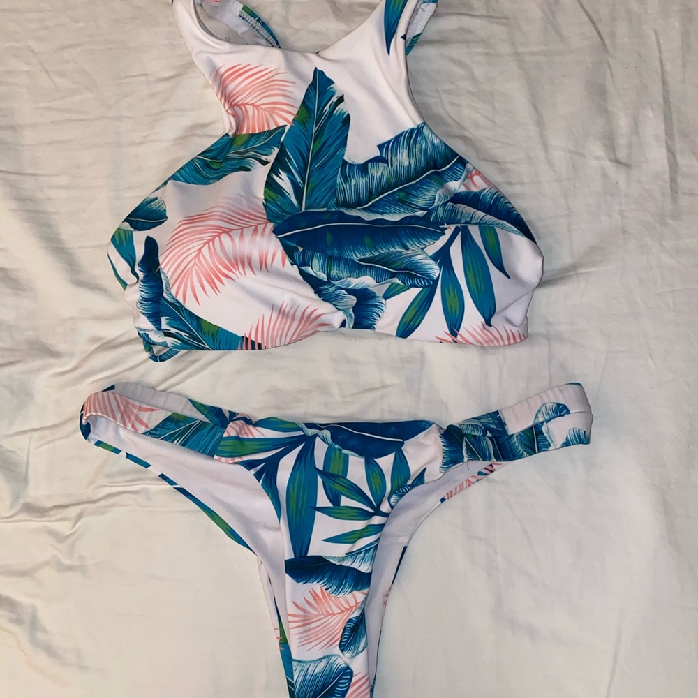 HAWAIIAN FLOWER BIKINI